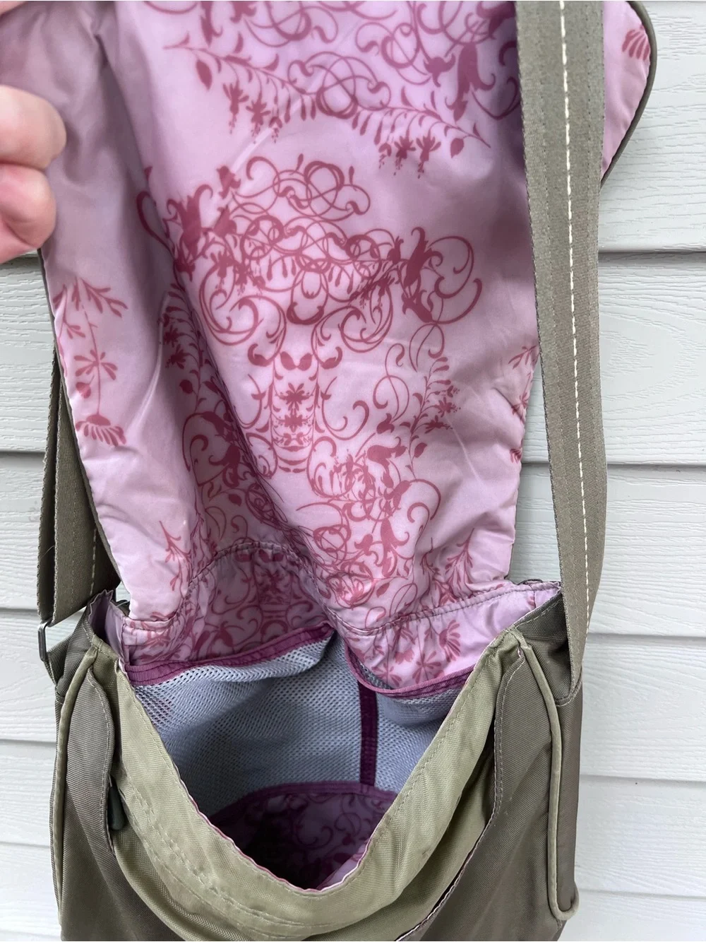 Women’s NorthFace Olive Green Crossbody Bag with Embroidered Detail